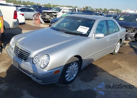2001 Mercedes-Benz E 320 from USA, damaged, VIN WDBJF65J31B250070